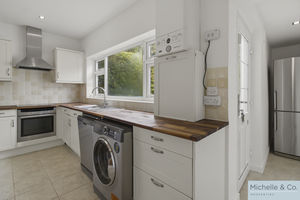 Kitchen- click for photo gallery